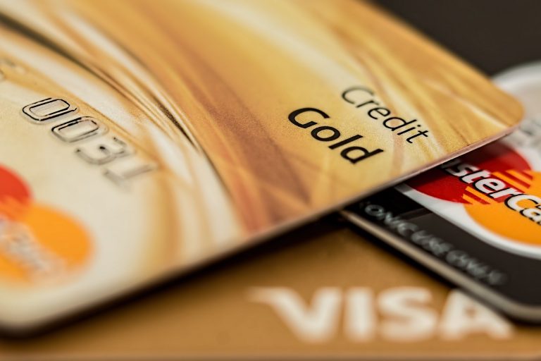 Co warto wiedzieć o płatniczych kartach